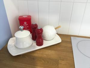 Zestaw do parzenia kawy i herbaty w obiekcie Apartament Marine Holiday Elbląg - winda -Parking w HALI GARAŻOWEJ -GRATIS -Business stays