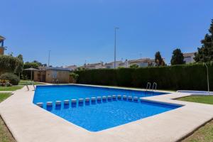 Bazén v ubytovaní Menorca Duplex Javea Montanar II by Rock Rentals alebo v jeho blízkosti
