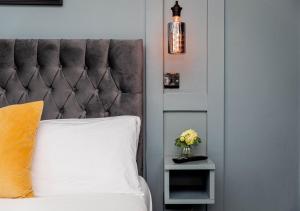 Postel nebo postele na pokoji v ubytování Phoenix Hotel Liverpool