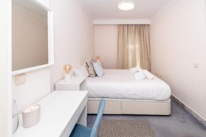Posteľ alebo postele v izbe v ubytovaní Puerto Banus Paradise 4 dormitorios Dama de Noche