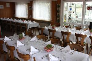 Restaurace v ubytování Hotel Restaurant Koi-Gartenteich