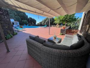 Bassein majutusasutuses Casa do Ananas, cliff-top/ocean-front villa, Pico või selle lähedal