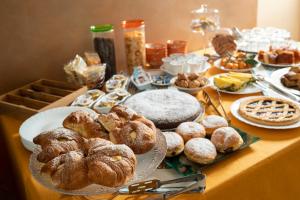Jedlo v ubytovaní bed & breakfast alebo blízkom okolí