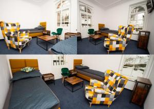 deux photos d'une pièce avec des canapés et des chaises dans l'établissement Willa Śmieszek, à Sosnówka