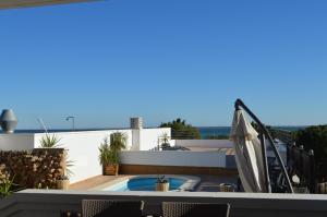 A balcony or terrace at Casa Mar i Sol