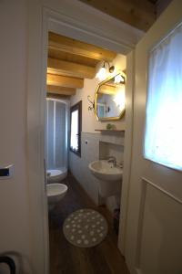Ένα μπάνιο στο B&B Casa Perla