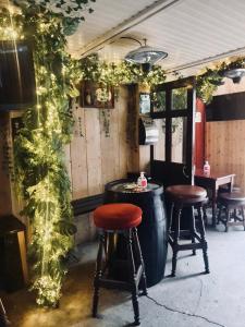 Restoran või mõni muu söögikoht majutusasutuses Charlie Foleys