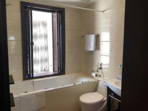 Amwaj IslandPrivate pool with Beachfront access Villa的相册照片