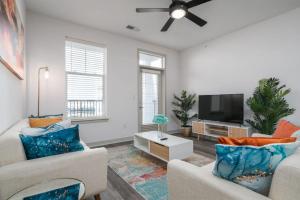 Μια τηλεόραση ή/και κέντρο ψυχαγωγίας στο Your Lovely 2BD Whitestown