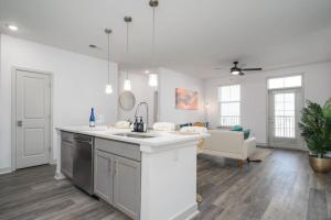 Φωτογραφία από το άλμπουμ του Your Lovely 2BD Whitestown σε Whitestown +27 φωτογραφίες