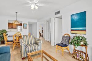 Χώρος καθιστικού στο Unit 8316 - Ocean & Racquet Resort