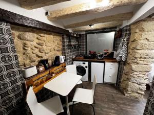 Paella flat old town Alicante tesisinde mutfak veya mini mutfak