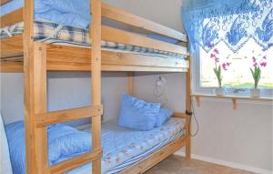 Ένα ή περισσότερα κρεβάτια σε δωμάτιο στο Awesome Home In Bullaren With Wifi