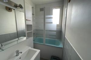 Kúpeľňa v ubytovaní Cosy T2 - Proche centre villetransports
