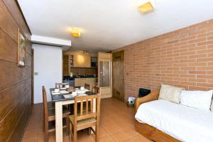 Kuchyň nebo kuchyňský kout v ubytování Linda Vista Apart Hotel