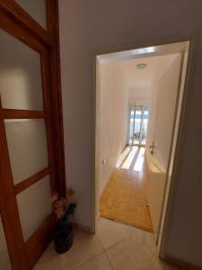 חדר רחצה ב-Apartments by the sea Duce, Omis - 2731