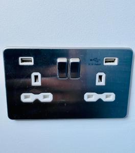 Fotografie z fotogalerie ubytování New studio flat overlooking city centre v destinaci Kingston upon Thames