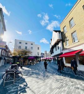 Hosté ubytování New studio flat overlooking city centre