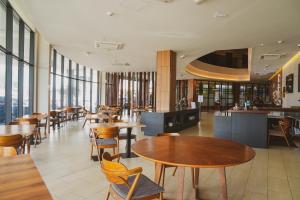 Restaurace v ubytování Roxy Hotel Serian