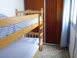 Postel nebo postele na pokoji v ubytování Ático céntrico renovado con gran terraza a solo 100m de la playa del Puerto - ES-228-34