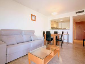 Posedenie v ubytovaní Apartamento en Roses: Primera Línea de Mar, Piscina, Aire Acondicionado, Parking - ES-228-87