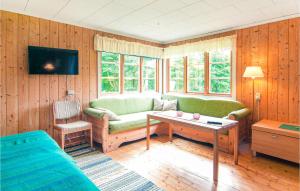 Posezení v ubytování 2 Bedroom Beautiful Home In Gotlands Tofta