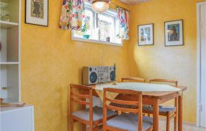Fotografie z fotogalerie ubytování Lovely Home In Onsala With Kitchenette v destinaci Onsala