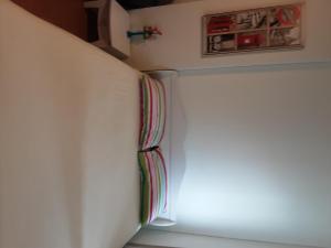 Fotografie z fotogalerie ubytování T8 Guest House Don Mueang Challenger triple room v destinaci Ban Song Hong