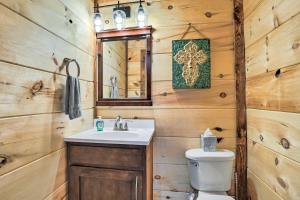 Ένα μπάνιο στο 10 Mi to Drive-In Lakefront Trenton Cabin! +23 φωτογραφίες