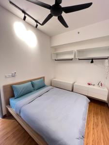 Postel nebo postele na pokoji v ubytování Beacon Executive Suites #CozyFamilyStay #RoofTopPool #16 #10paxs + 21 fotografií