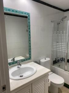Kúpeľňa v ubytovaní Apartament Alameda center