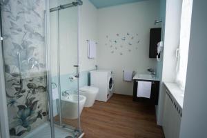 ห้องน้ำของ [Camelia Suite] Leonardo Academy, MXP & Lakes