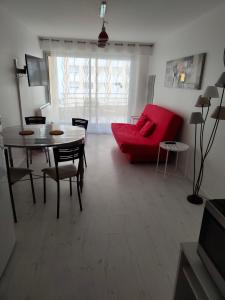 Posedenie v ubytovaní Appartement 2 Pièces avec une grande terrasse, 3 étoiles, Wifi, Box pour véhicule et vélos