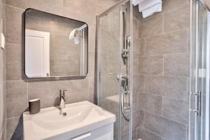 Kúpeľňa v ubytovaní Résidence Paris Ivry House