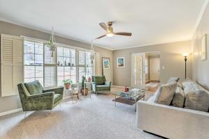 Φωτογραφία από το άλμπουμ του Spacious Stone Mountain Home with Fire Pit σε Stone Mountain