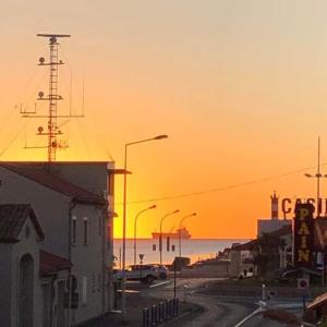Pohľad na východ alebo západ slnka z apartmánu alebo blízkeho okolia