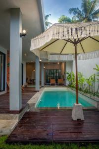 Bazén v ubytování Kintsugi Private Villa Mandalika nebo v jeho okolí