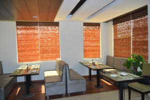 Sobti Continental Bareilly的休息区