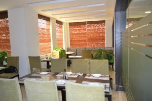 Sobti Continental Bareilly的休息区