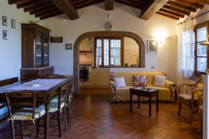 Posezení v ubytování CASE&COLLINE Buonriposo + 16 fotografií