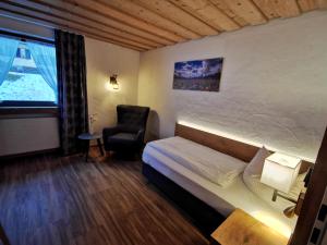 Postel nebo postele na pokoji v ubytování Gasthof & Hotel Zur Post