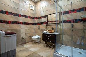 Foto dalla galleria di Luxury Farmhouse Stay, Pure Vegetarian- Santushti Farm, NCR a Tibri