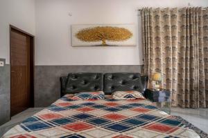 Foto dalla galleria di Luxury Farmhouse Stay, Pure Vegetarian- Santushti Farm, NCR a Tibri
