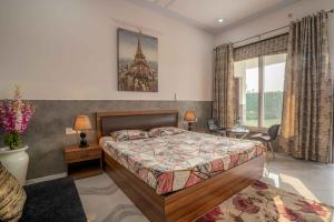 Foto dalla galleria di Luxury Farmhouse Stay, Pure Vegetarian- Santushti Farm, NCR a Tibri