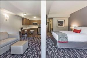 Posezení v ubytování Microtel Inn & Suites by Wyndham Fort Saint John