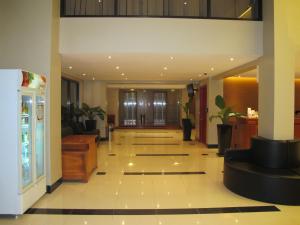 Lobbyen eller receptionen på Lux Riverside Hotel & Apartment