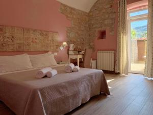 Postel nebo postele na pokoji v ubytování CERNAIA ROOM