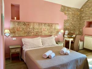 Postel nebo postele na pokoji v ubytování CERNAIA ROOM