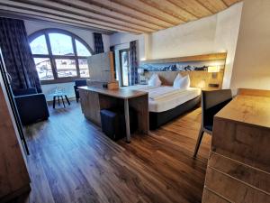 Postel nebo postele na pokoji v ubytování Gasthof & Hotel Zur Post