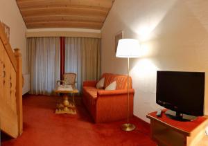 TV a/nebo společenská místnost v ubytování Gasthof & Hotel Zur Post